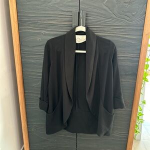 Aritzia 3/4 Sleeve Black Blazer